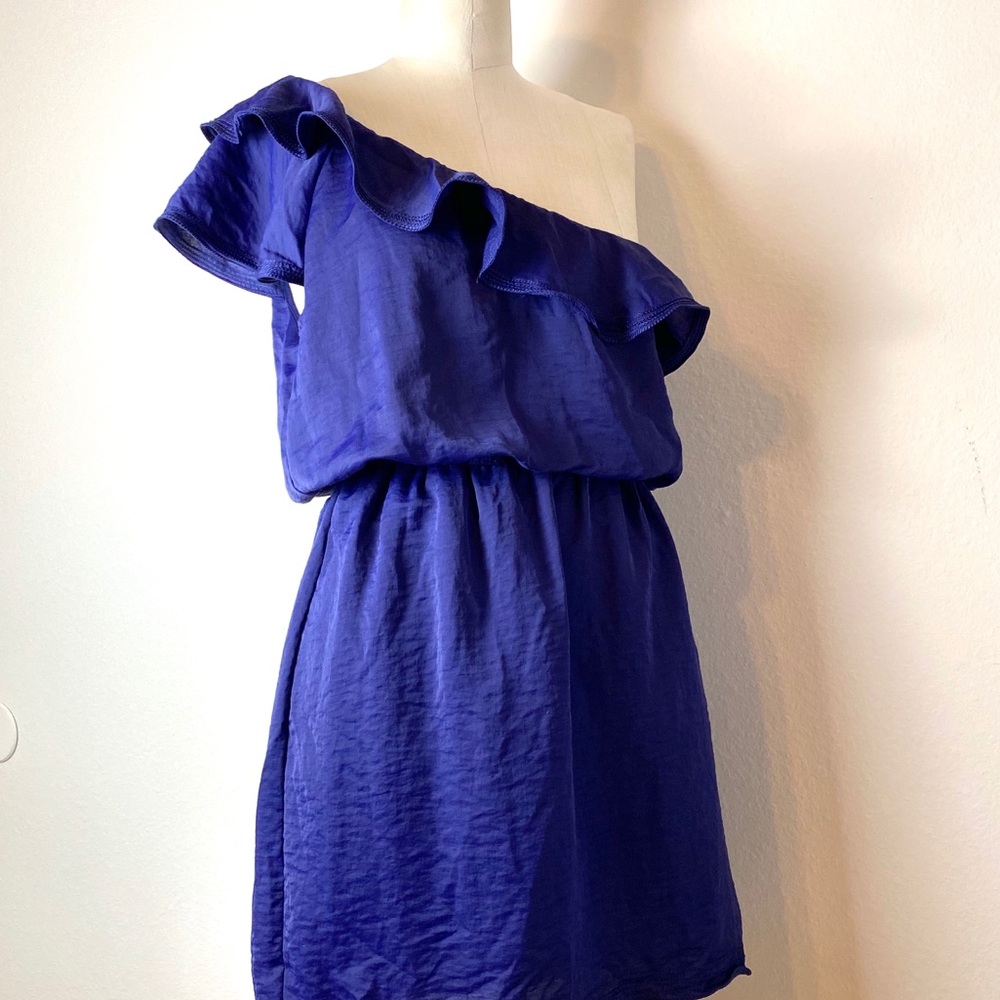 New Max Studio navy ruffled one shoulder dress L
